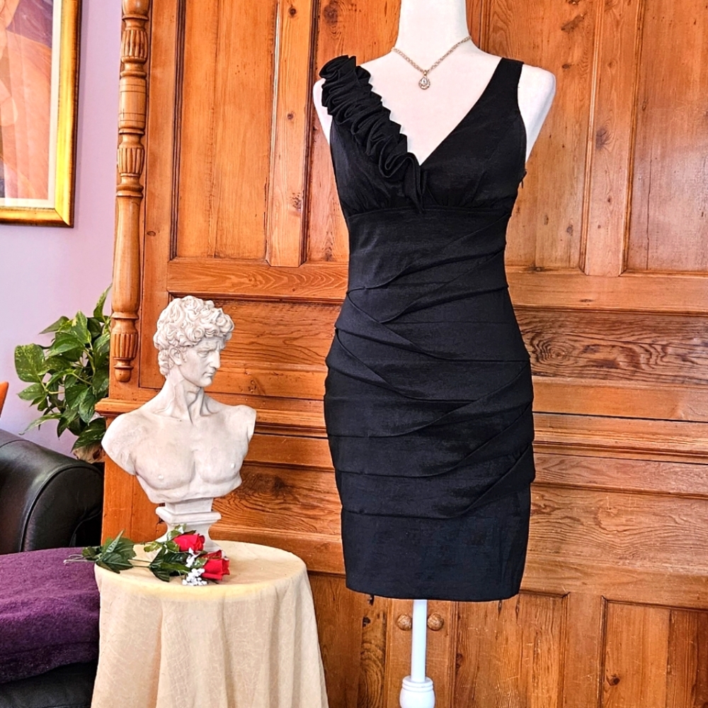 City Triangles Elegant Black Ruched Black Cocktail Dress. Size 5